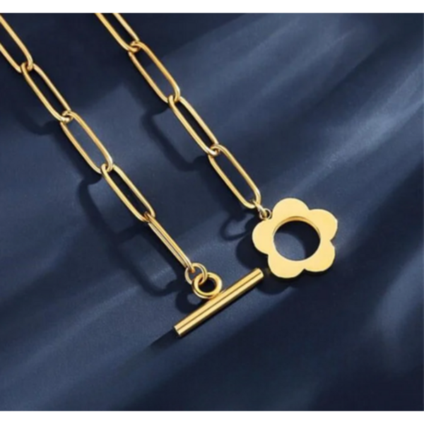 Bloom with Style: Flower & Bar Toggle Paperclip Bracelet - Simple Elegant - Image 2