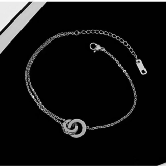 Timeless Elegance: The Interlocking Roman Numeral Bracelet - Silver