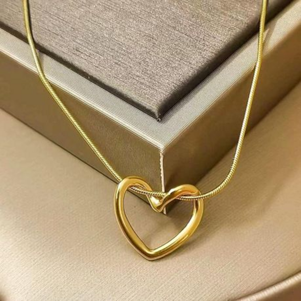 Love at First Sight: The Elegant Hollow Heart Pendant - Image 8