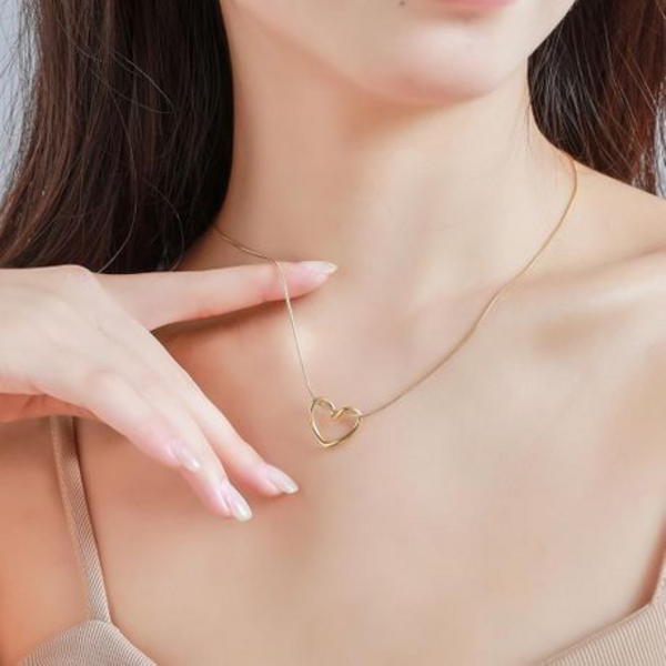 Love at First Sight: The Elegant Hollow Heart Pendant - Image 3