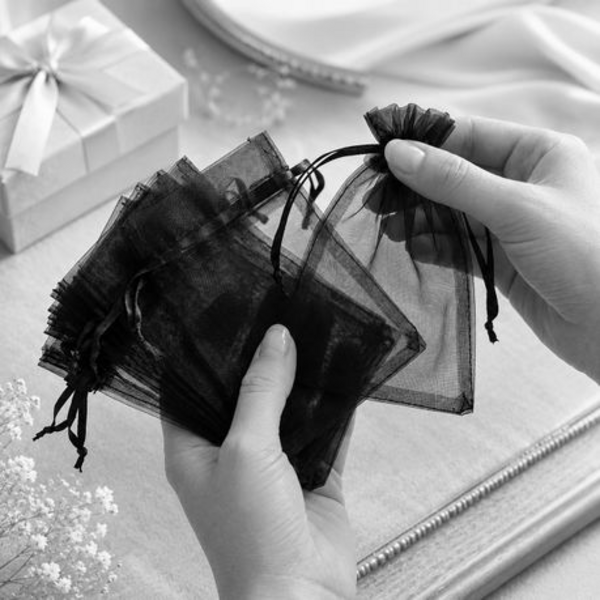 50 Organza 7cm × 9cm Bags in White, Black, Gold, Silver, Black and Red - Image 15