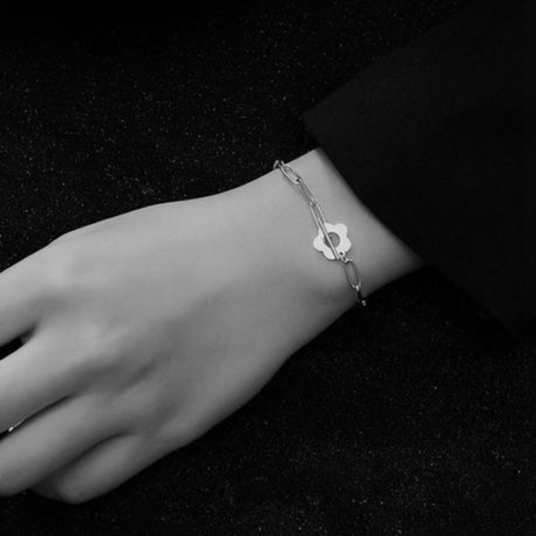 Bloom with Style: Flower & Bar Toggle Paperclip Bracelet - Simple Elegant - Image 10