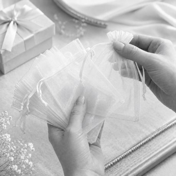 50 Organza 7cm × 9cm Bags in White, Black, Gold, Silver, Black and Red - Image 5