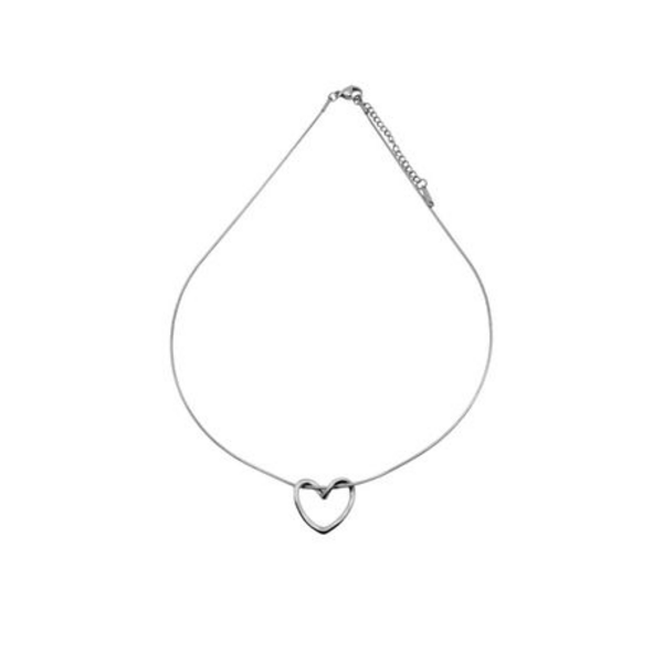 Love at First Sight: The Elegant Hollow Heart Pendant