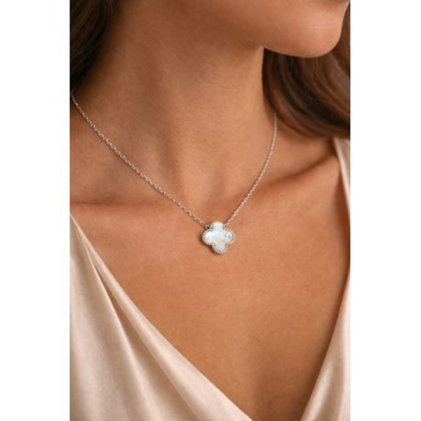Four Leaf Clover - Van Cleef Pendant Necklace - Luck in Bloom - Image 7