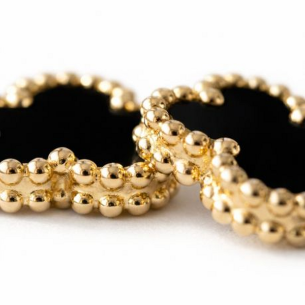 Elevate your style with timeless Vintage Alhambra Earringse. - Image 3