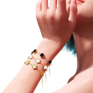 Four-Leaf Luck: Find Your Lucky Charm!