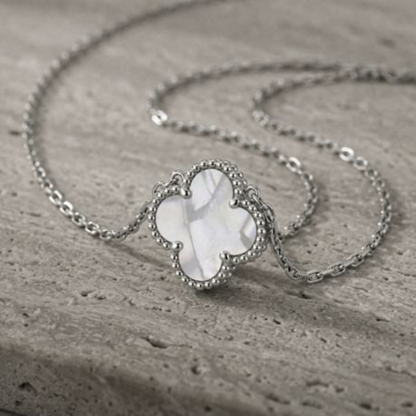 Four Leaf Clover - Van Cleef Pendant Necklace - Luck in Bloom - Image 15