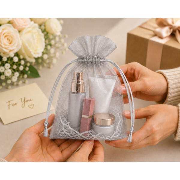 50 Organza 13cm x 18cm Bags in White, Black, Gold, Silver, Black and Red - Image 25